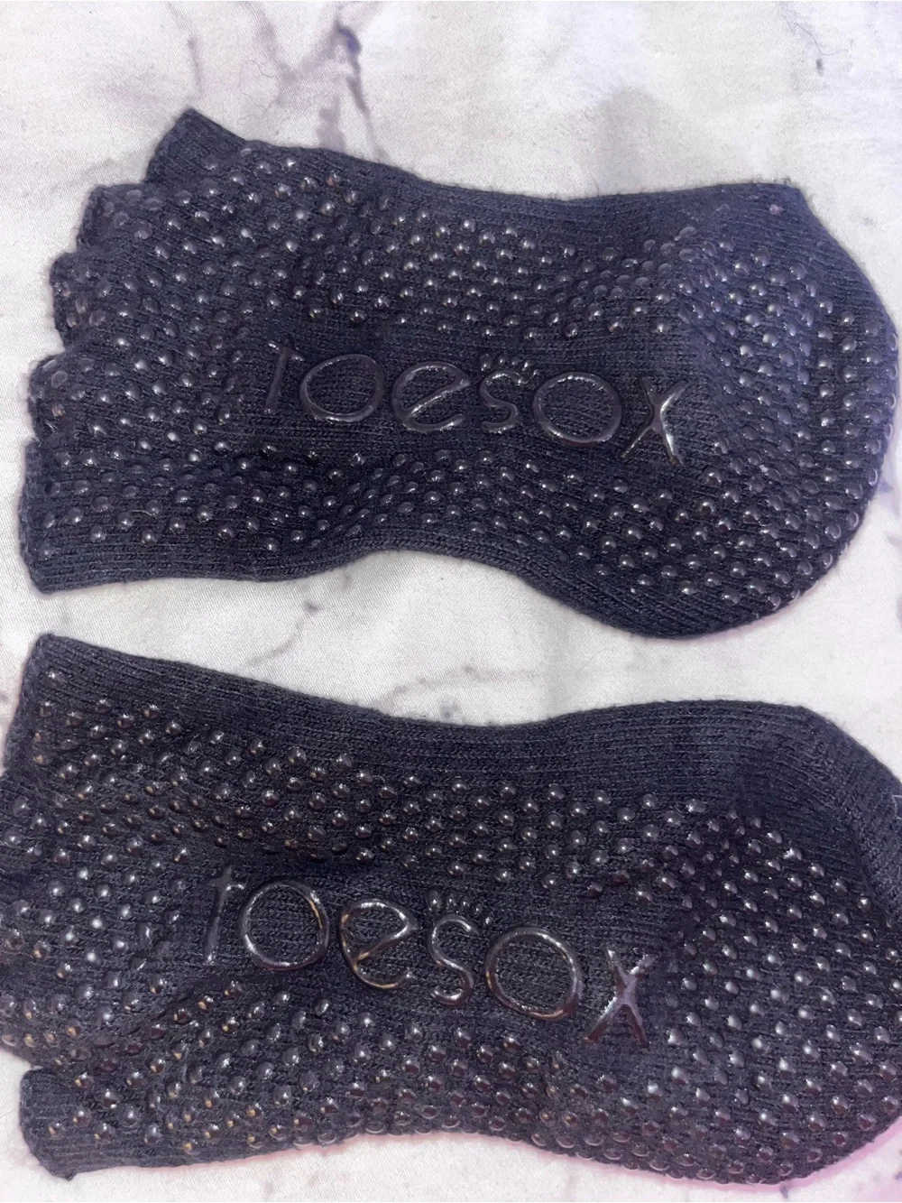 toesox Black Non-Slip Half Toe Grip Socks - Picture 2 of 5